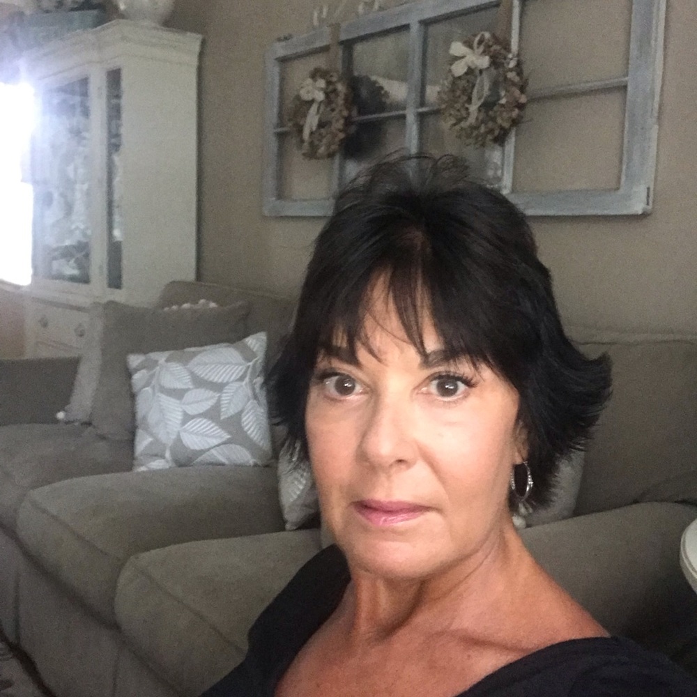 Meet your Posher, Felicia